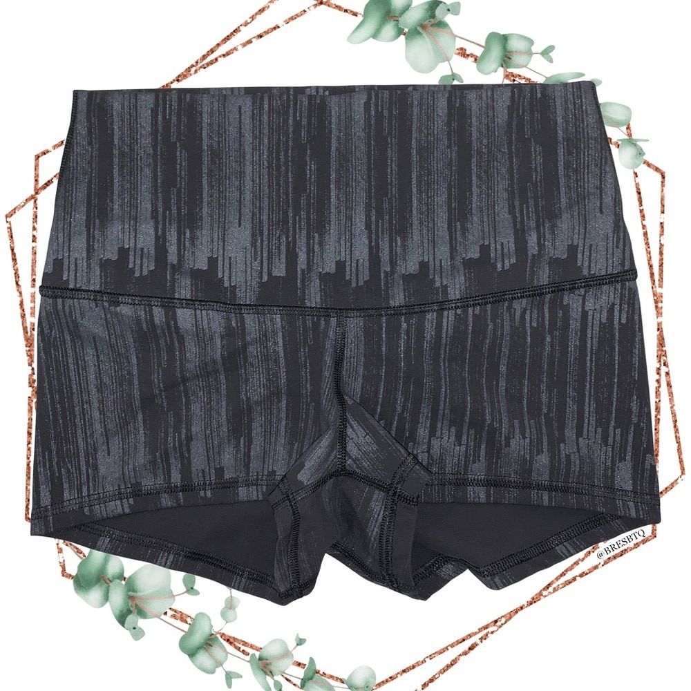 Lululemon boogie roll down shorts 8 scratch match